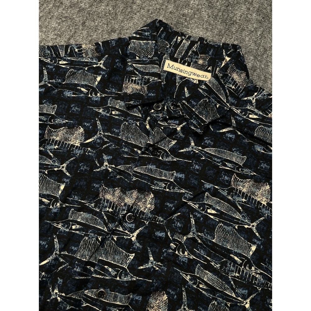 Munsingwear Shirt Mens‎ L Blue Button Down Short Sleeve Sailfish Swordfish